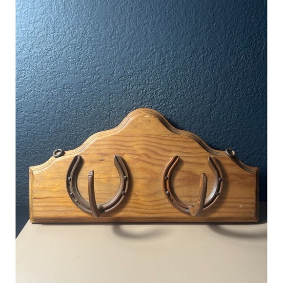 Vintage Oak Wood Engraved Horseshoe Coat Jacket Rack Wall Hanging Decor